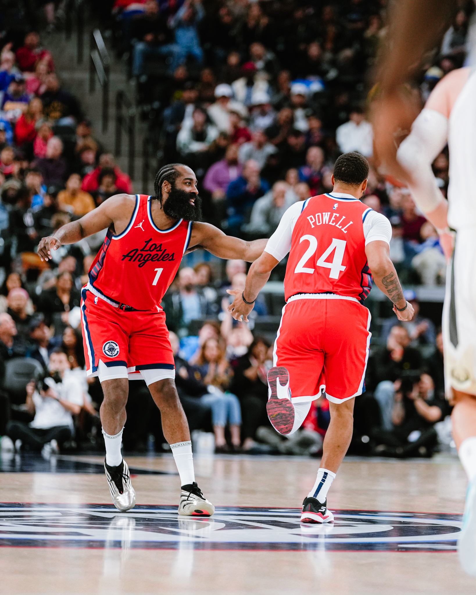 九游- 哈登4 米切尔2