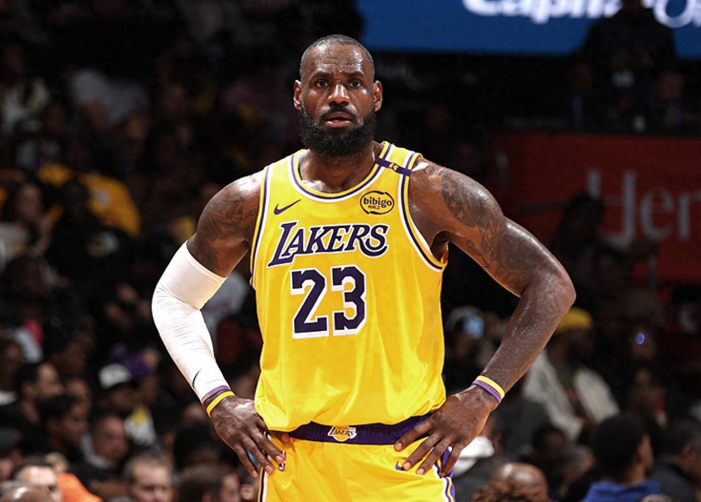 九游体育-浓眉哥回归赛场,关键助攻首场状态亮眼,C9观众沸腾!的简单介绍