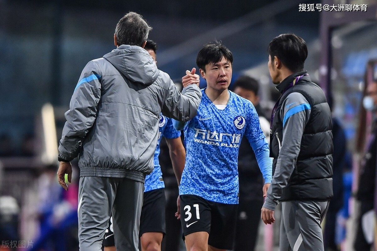九游体育- 阿扎伦卡遭遇十二连败,法国队教练面临压力了吗 